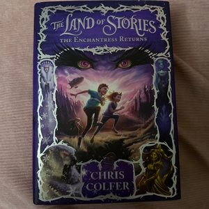 Signed- The land of stories The enchantress returns